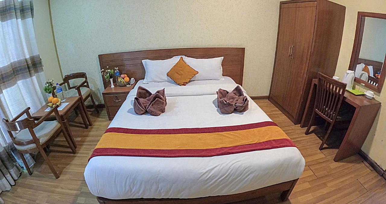 Royal Kings Hotel Катманду Экстерьер фото
