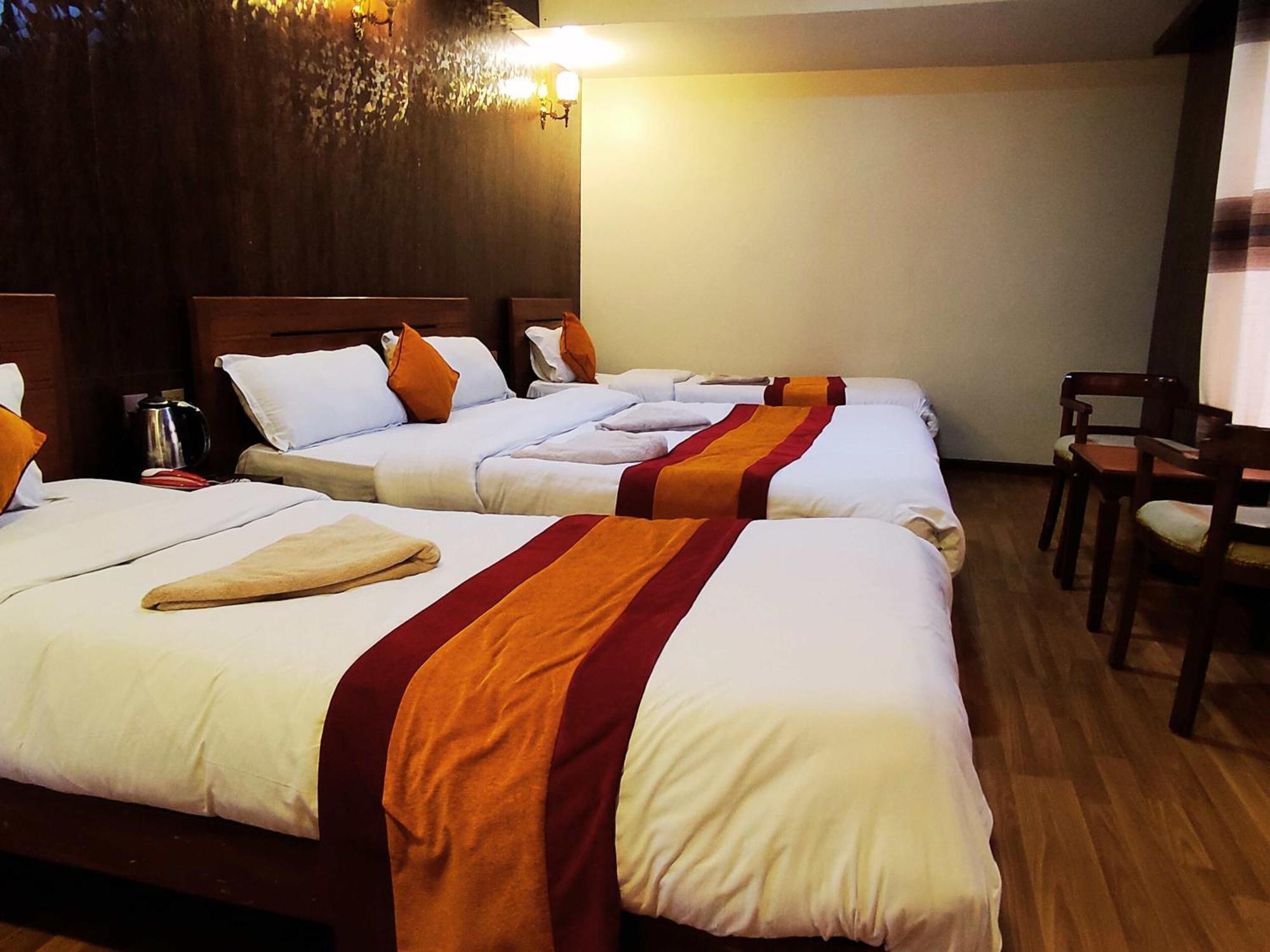 Royal Kings Hotel Катманду Экстерьер фото