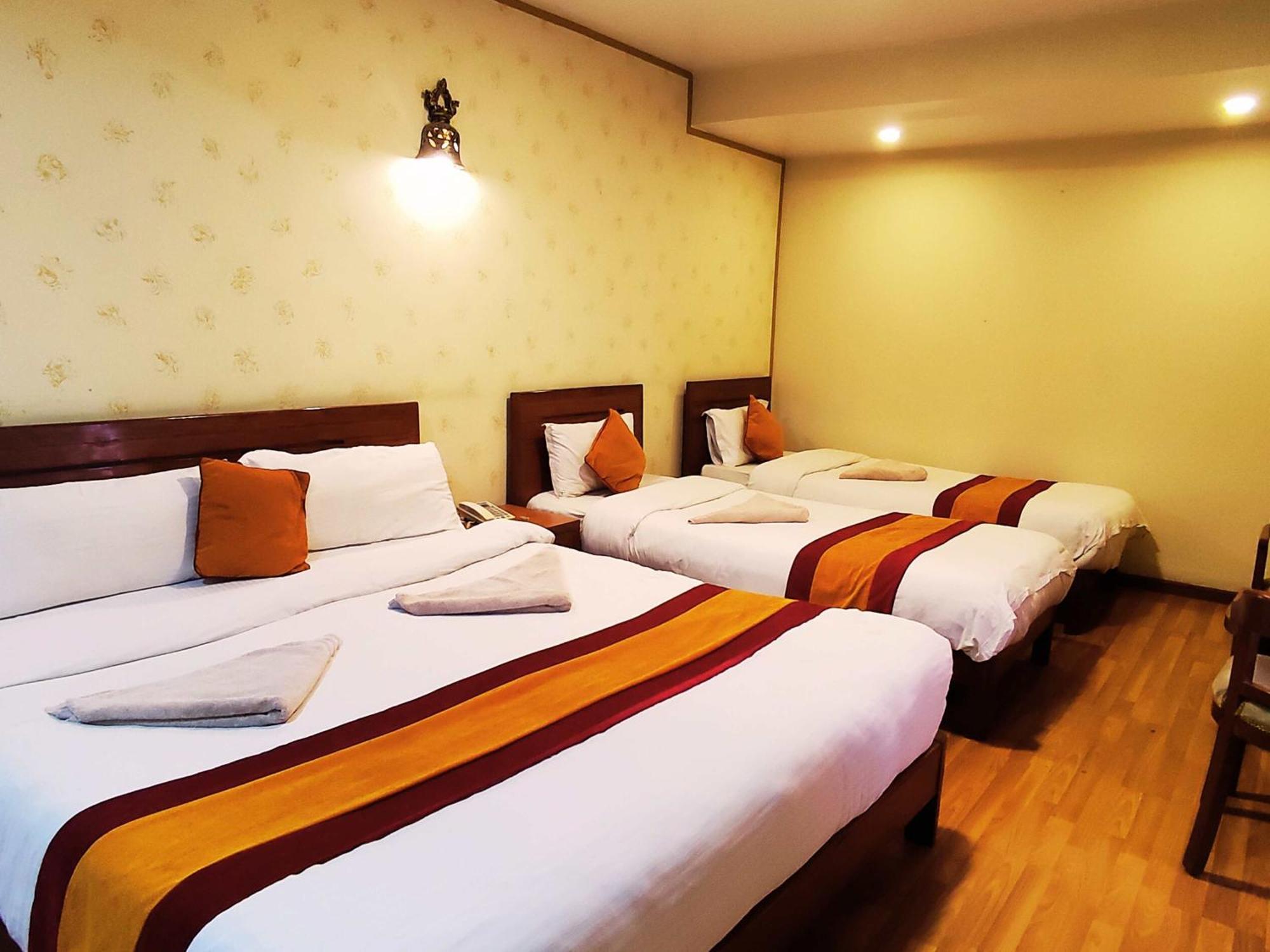 Royal Kings Hotel Катманду Экстерьер фото