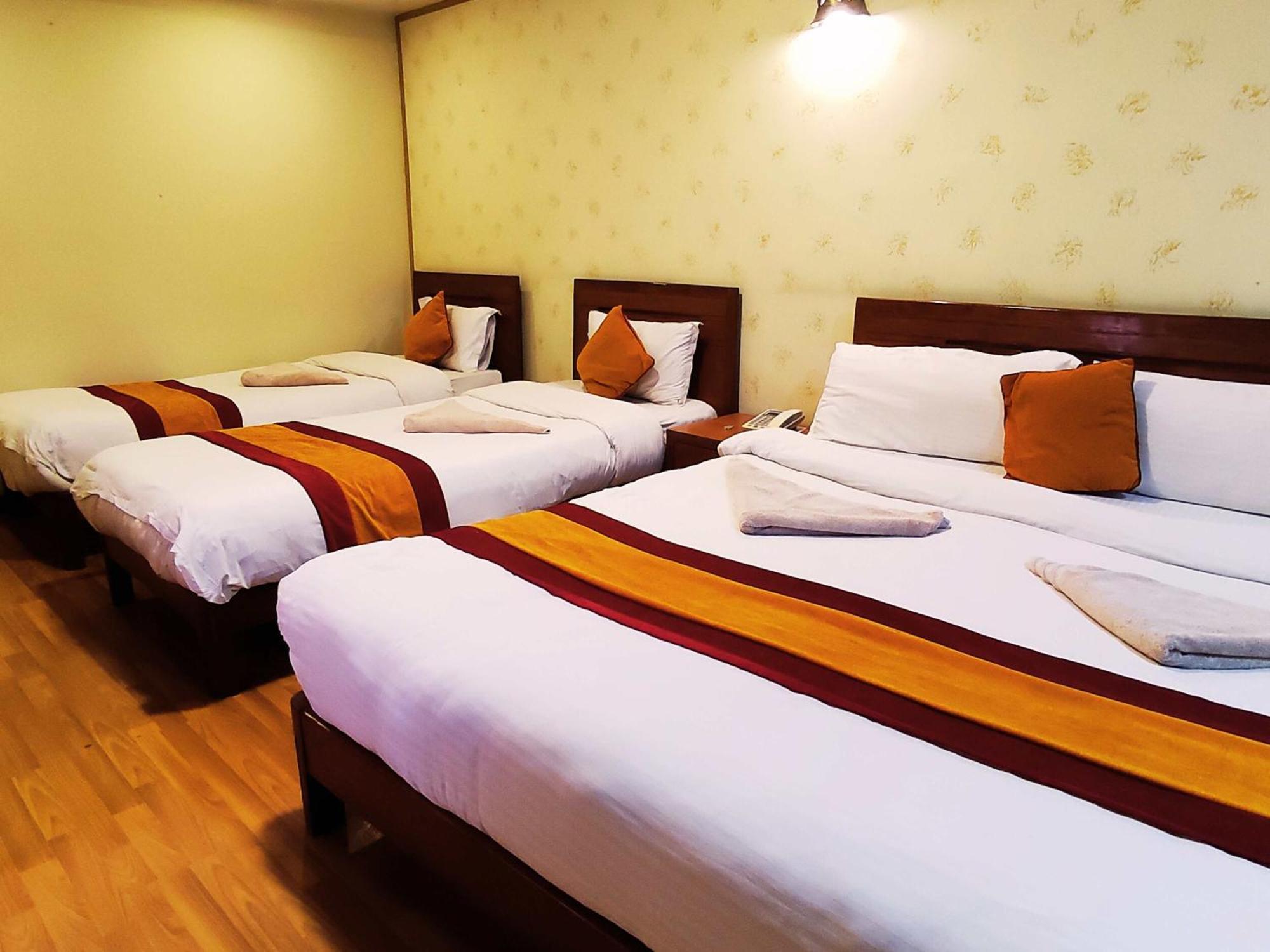 Royal Kings Hotel Катманду Экстерьер фото