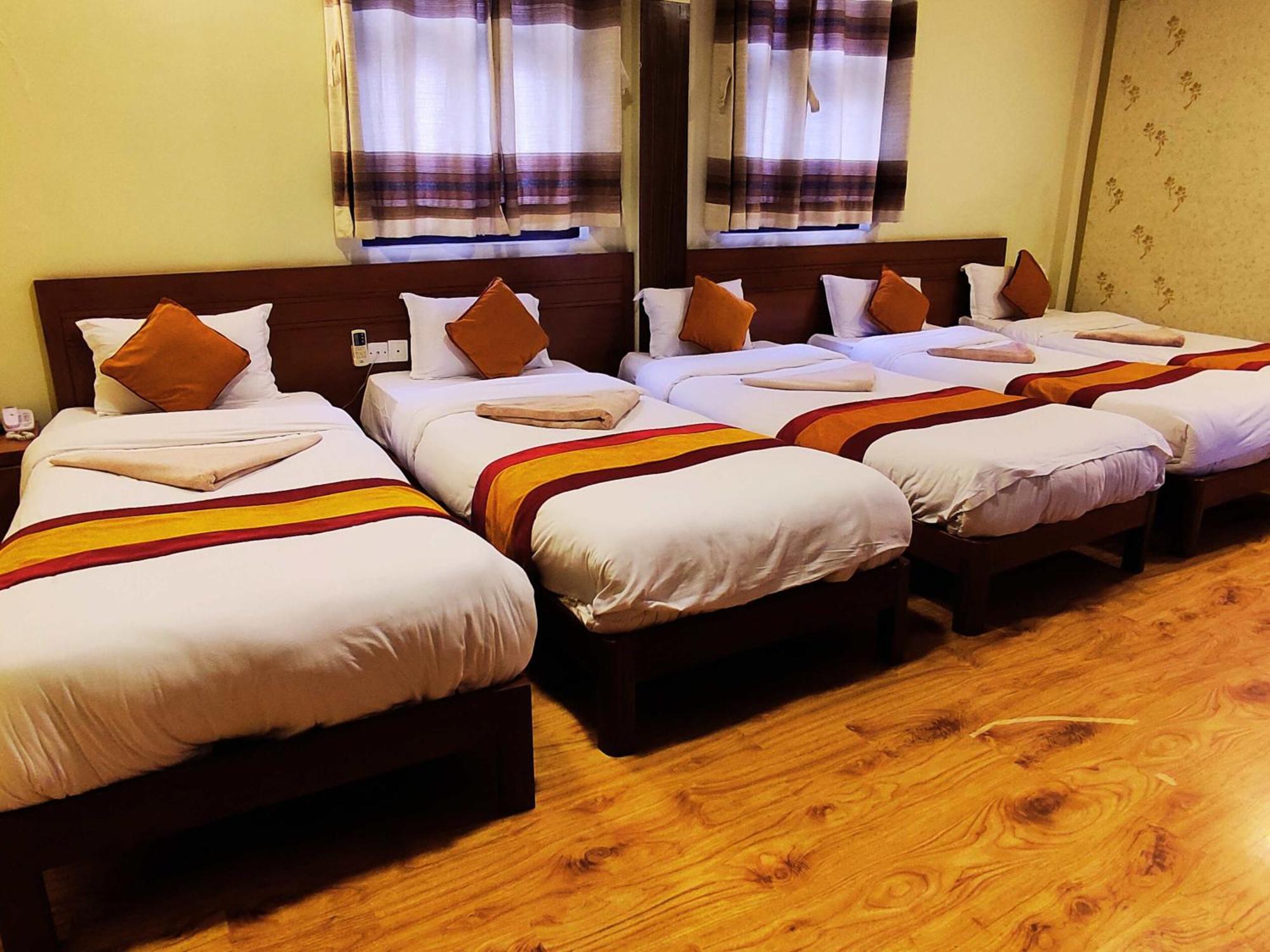 Royal Kings Hotel Катманду Экстерьер фото