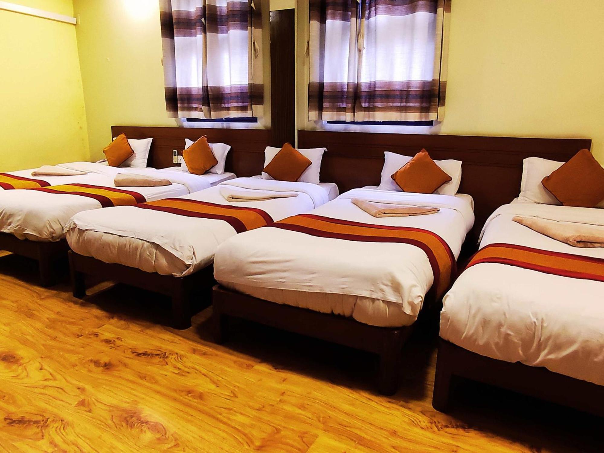 Royal Kings Hotel Катманду Экстерьер фото
