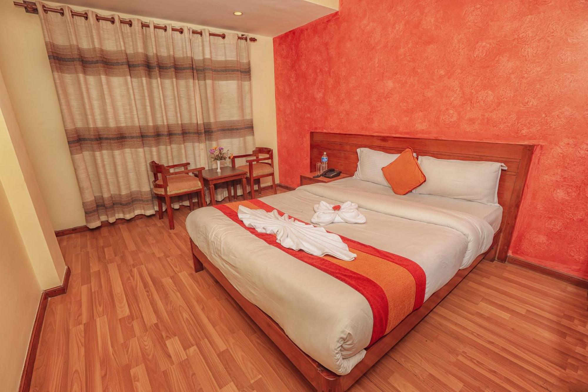 Royal Kings Hotel Катманду Экстерьер фото